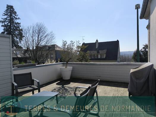 Maison de ville à vendre 265 000 € 5 pièces 3 chambres 110 m² 102 m² de terrain Centre Ville Pont-Audemer 27500