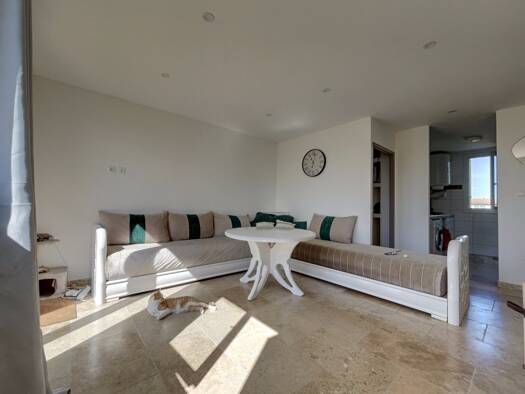 Appartement à vendre 69 990 € 3 pièces 2 chambres 49 m² Étage 3/3 Orange 84100