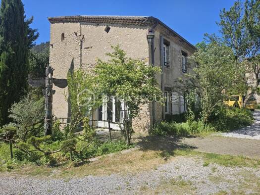 Maison à vendre 725 000 € 20 pièces 16 chambres 700 m² Die 26150