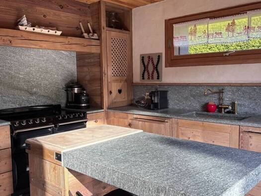 Chalet à vendre 1 390 500 € 4 pièces 3 chambres 237 m² Les Carroz D'Arâches Les Carroz d'Arâches 74300