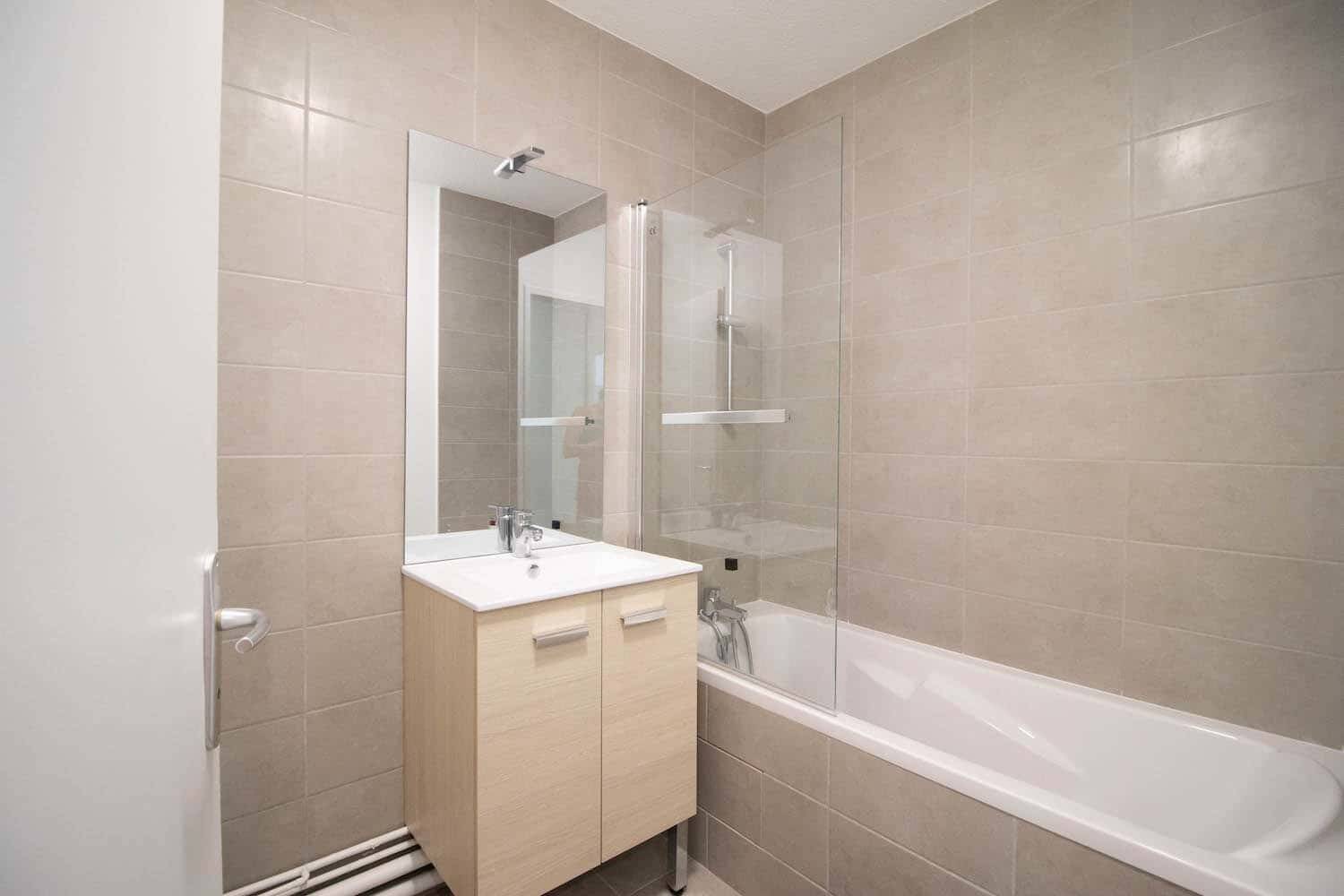 Spacious 15m² bedroom to rent in Grenoble -G016 - Colocation — 8