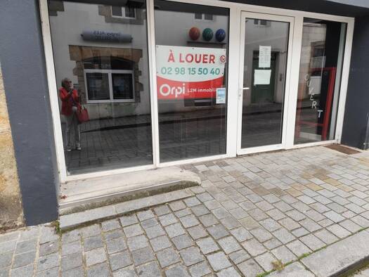 Local commercial à louer 500 € 20 m² de surface de vente Eglise-Lannouchen-Cité Marine Landivisiau 29400