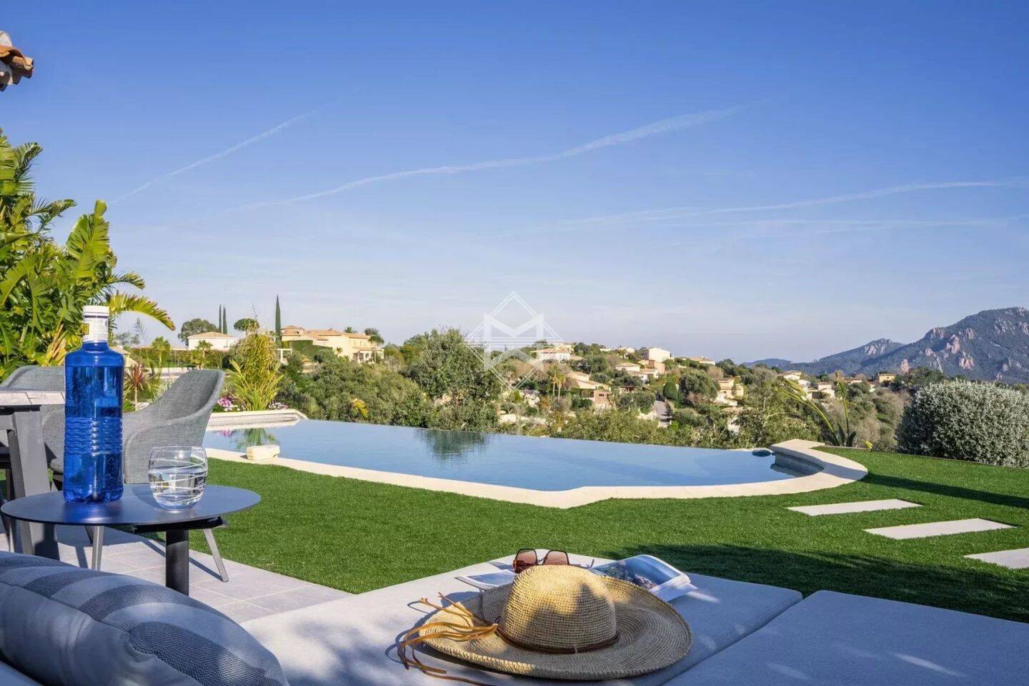 Maison à vendre, 237m², LES ADRETS DE L'ESTEREL
