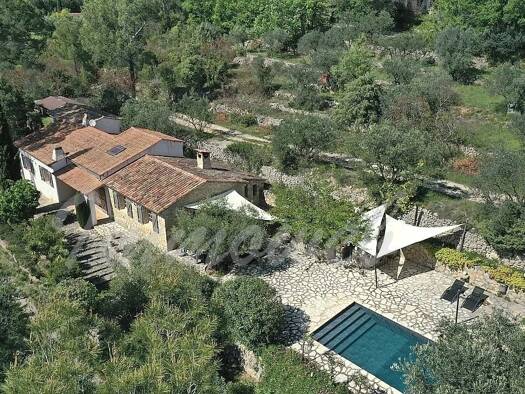 Villa à vendre 870 000 € 6 pièces 4 chambres 180 m² 1 875 m² de terrain Seillans 83440