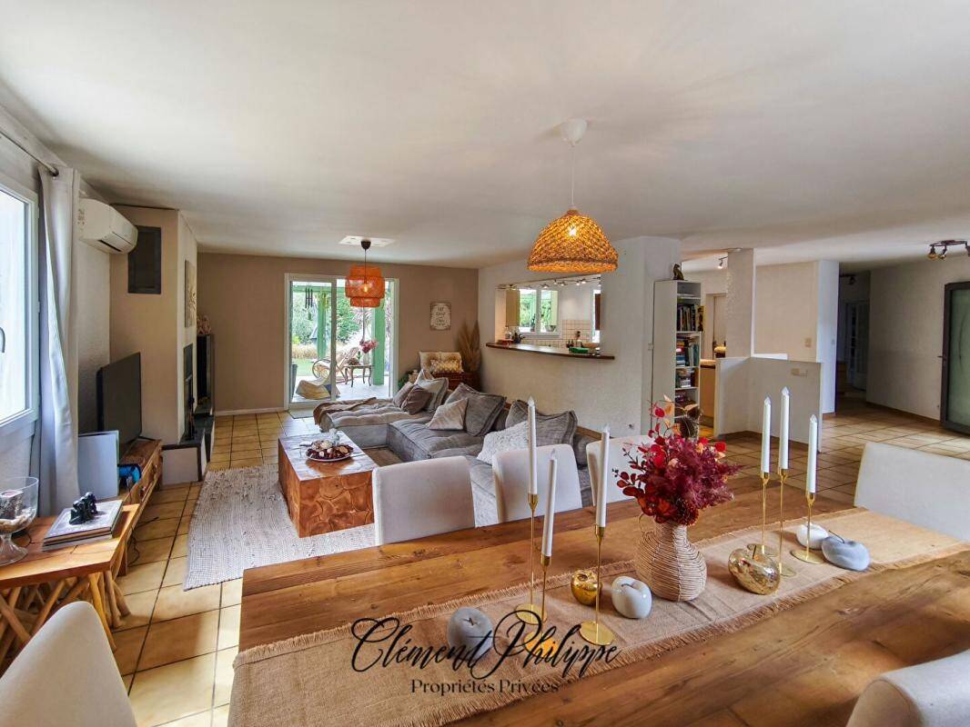 Maison à vendre, 167m², VILLEMOUSTAUSSOU