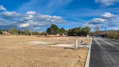 Terrain viabilisé à vendre 152 500 € 429 m² de terrain Cabrières-d'Avignon 84220