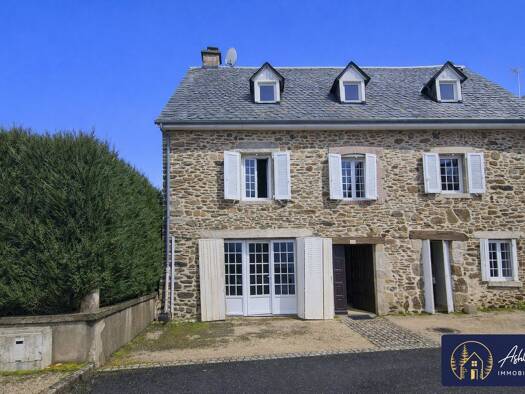 Maison à louer 600 € 3 pièces 2 chambres 86 m² 530 m² de terrain Soursac 19550