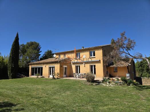 Maison à vendre 950 000 € 6 pièces 4 chambres 246 m² 5 774 m² de terrain Aix-en-Provence 13290