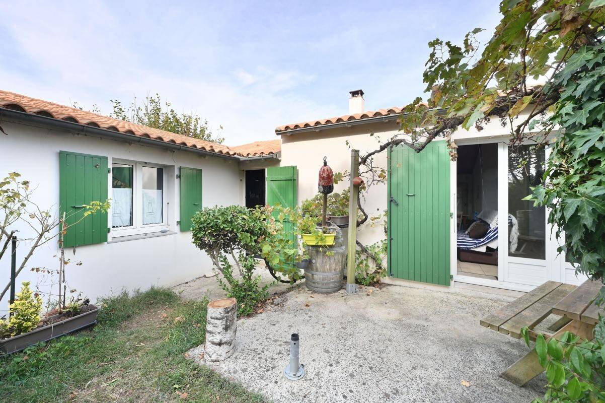 Maison à vendre, 104m², SAINT CLEMENT DES BALEINES