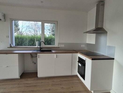 Maison de plain-pied à louer 990 € 4 pièces 3 chambres 110 m² Savigné-sur-Lathan 37340