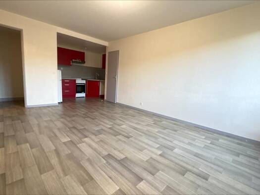 Appartement à louer 634 € 2 pièces 1 chambre 41 m² RDC/4 Chaprais - Cras Besançon 25000