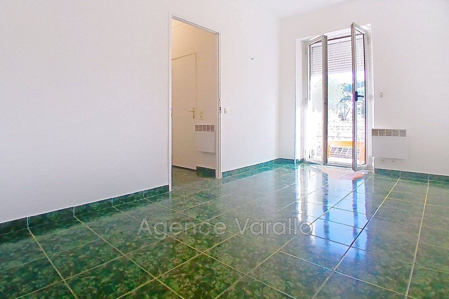 Maison à louer, 23m², JUAN LES PINS