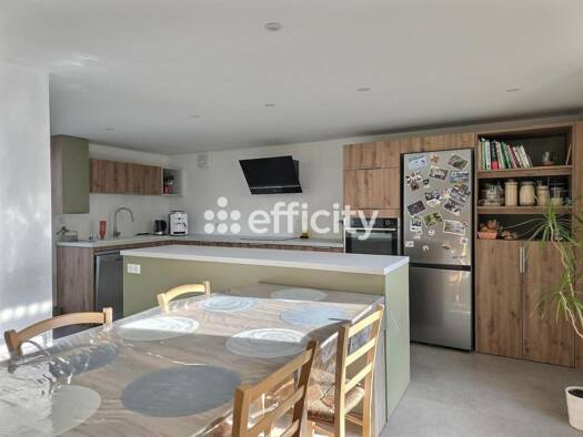 Maison à vendre 229 800 € 4 pièces 3 chambres 122 m² 1 502 m² de terrain Saint-Hilaire-la-Palud 79210