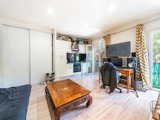 Appartement à vendre 99 900 € 1 pièce 26 m² Étage 1/1 Centre Ville Fréjus 83600
