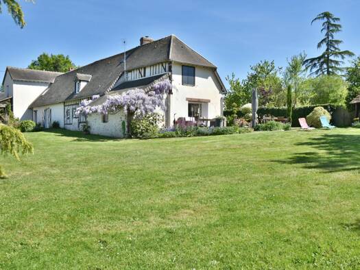 Maison à vendre 469 000 € 9 pièces 6 chambres 234 m² 5 758 m² de terrain Frazé 28160