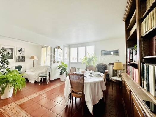 Appartement à vendre 206 000 € 5 pièces 3 chambres 86 m² Étage 5/5 Centre Est-Village Trappes 78190