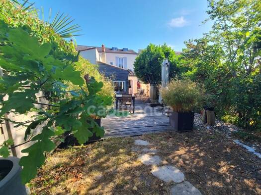 Maison à vendre 235 000 € 5 pièces 4 chambres 130 m² 1 035 m² de terrain La Fenetre Saintes 17100
