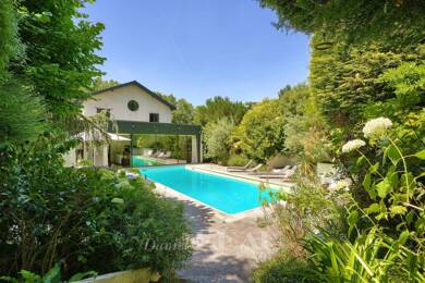 Maison à louer 7 900 € 8 pièces 4 chambres 256,6 m² 1 700 m² de terrain Les Hauts de Bougival Bougival 78380
