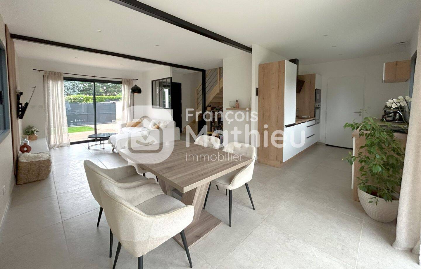 Maison à vendre, 104m², MONTMERLE SUR SAONE
