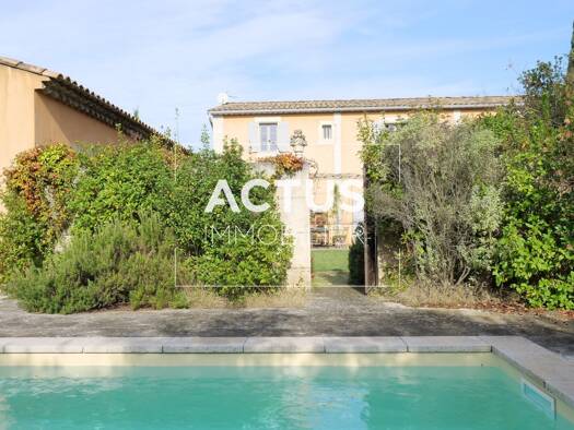 Maison à vendre 990 000 € 7 pièces 4 chambres 202 m² 3 320 m² de terrain Eygalières 13810