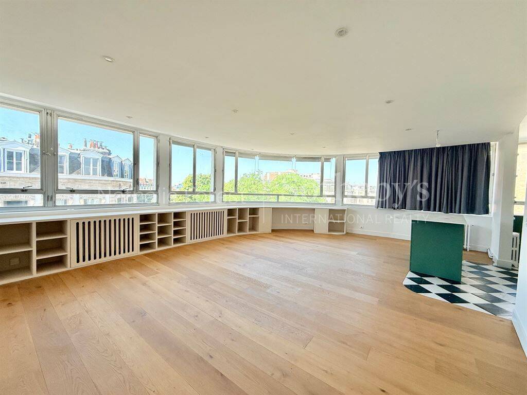 APPARTEMENT RÉNOVÉ - 2 CHAMBRES - VUE EXCEPTIONNELLE - PARKING — 2