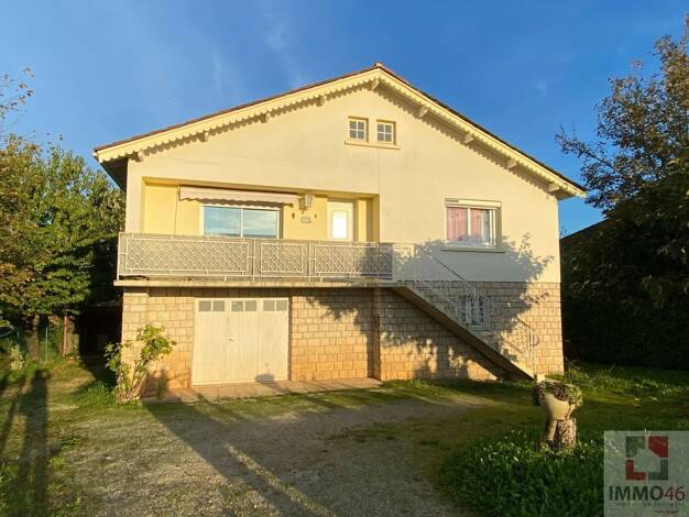 Maison de ville à vendre 165 000 € 5 pièces 3 chambres 104 m² 1 005 m² de terrain Gramat 46500