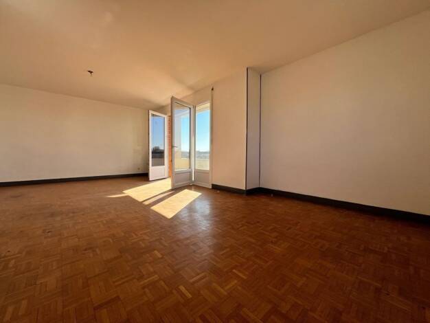 Appartement à vendre 49 000 € 3 pièces 1 chambre 58 m² Étage 3/5 Centre-Gigny-Noue Centre Saint-Dizier 52100
