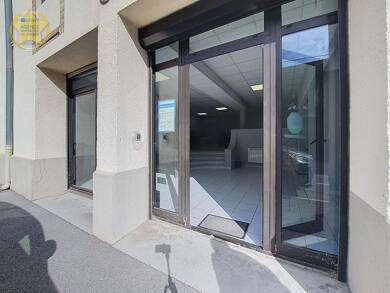 Espace bureau à vendre 80 000 € 68 m² de bureaux Les Angles 30133