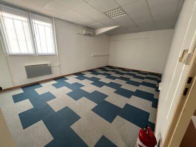Local commercial à louer 550 € 120 m² de surface de vente La Gare Castelnaudary 11400