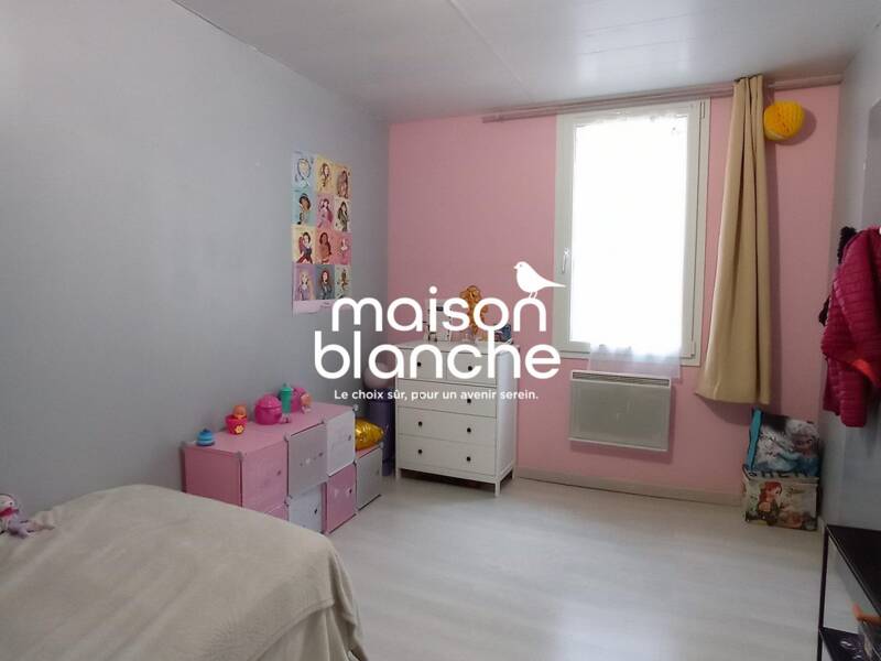 Maison à louer, 110m², SAINT MEDARD DE GUIZIERES