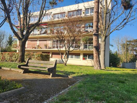 Appartement à vendre 229 000 € 4 pièces 2 chambres 80 m² Étage 3/3 Chalandray-Cascades-Ferdinand Buisson Montgeron 91230