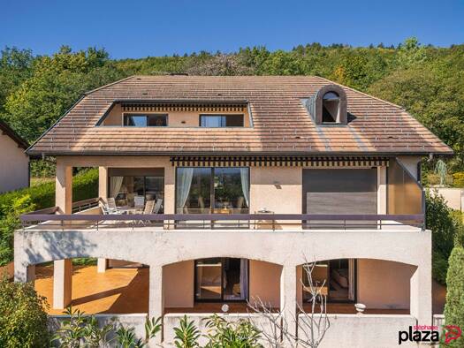 Villa à vendre 1 680 000 € 7 pièces 5 chambres 320 m² 1 722 m² de terrain Sud Ouest Divonne-les-Bains 01220