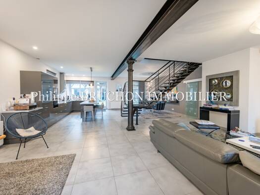 Maison à vendre 365 000 € 8 pièces 6 chambres 315 m² 753 m² de terrain Joigny 89300