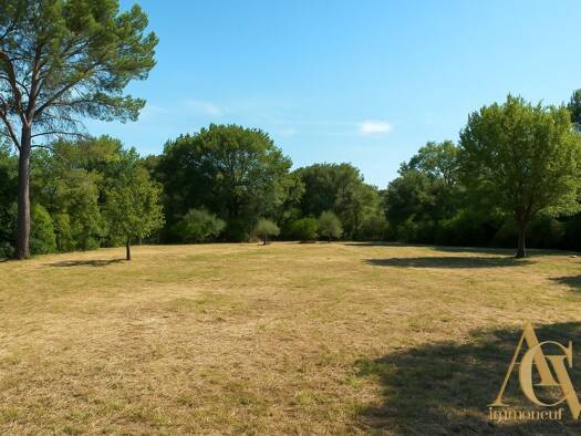 Terrain constructible à vendre - Neuf 494 999 € 2 300 m² de terrain La Cadière-d'Azur 83740