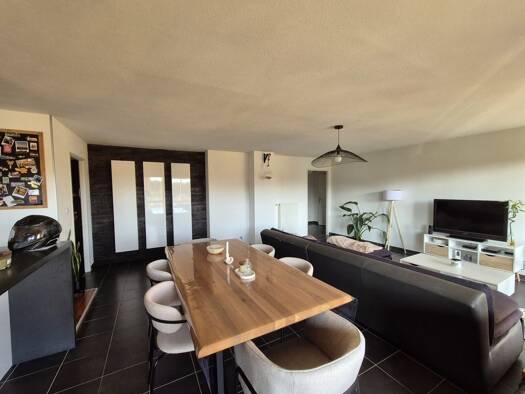 Appartement à louer - Première occupation 1 450 € 4 pièces 3 chambres 102 m² Étage 3/3 Nord Morteau 25500