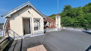 Appartement à vendre 121 000 € 1 pièce 31 m² Dernier étage, Étage 2/2 Est Avon 77210