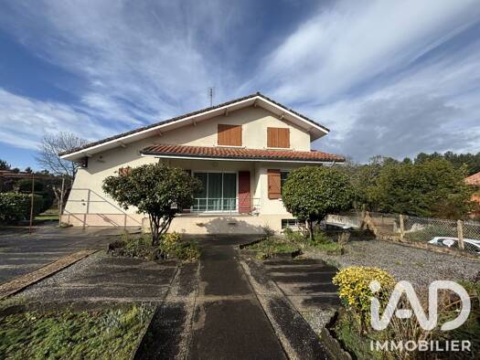 Maison à vendre 380 000 € 8 pièces 6 chambres 191 m² 3 969 m² de terrain Saint-Julien-en-Born 40170