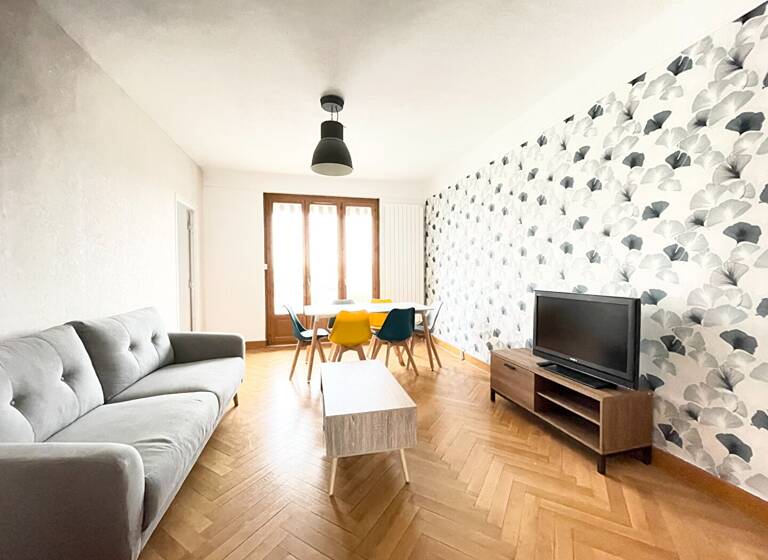 Appartement à vendre 199 000 € 4 pièces 3<br/>chambres 86 m²<br/>superficie 1/4<br/>étage Transvaal Lyon 8ème 69008