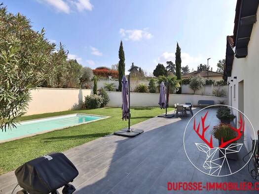 Maison de plain-pied à vendre 870 000 € 6 pièces 5 chambres 183 m² 780 m² de terrain Montanay 69250