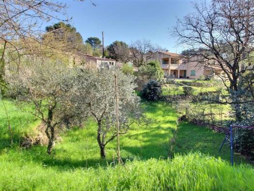 Maison à louer 1 750 € 3 pièces 2 chambres 84,5 m² Peypin 13124