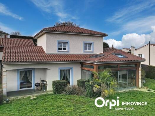 Villa à vendre 408 300 € 5 pièces 4 chambres 160 m² 760 m² de terrain Sud Saint-Flour 15100