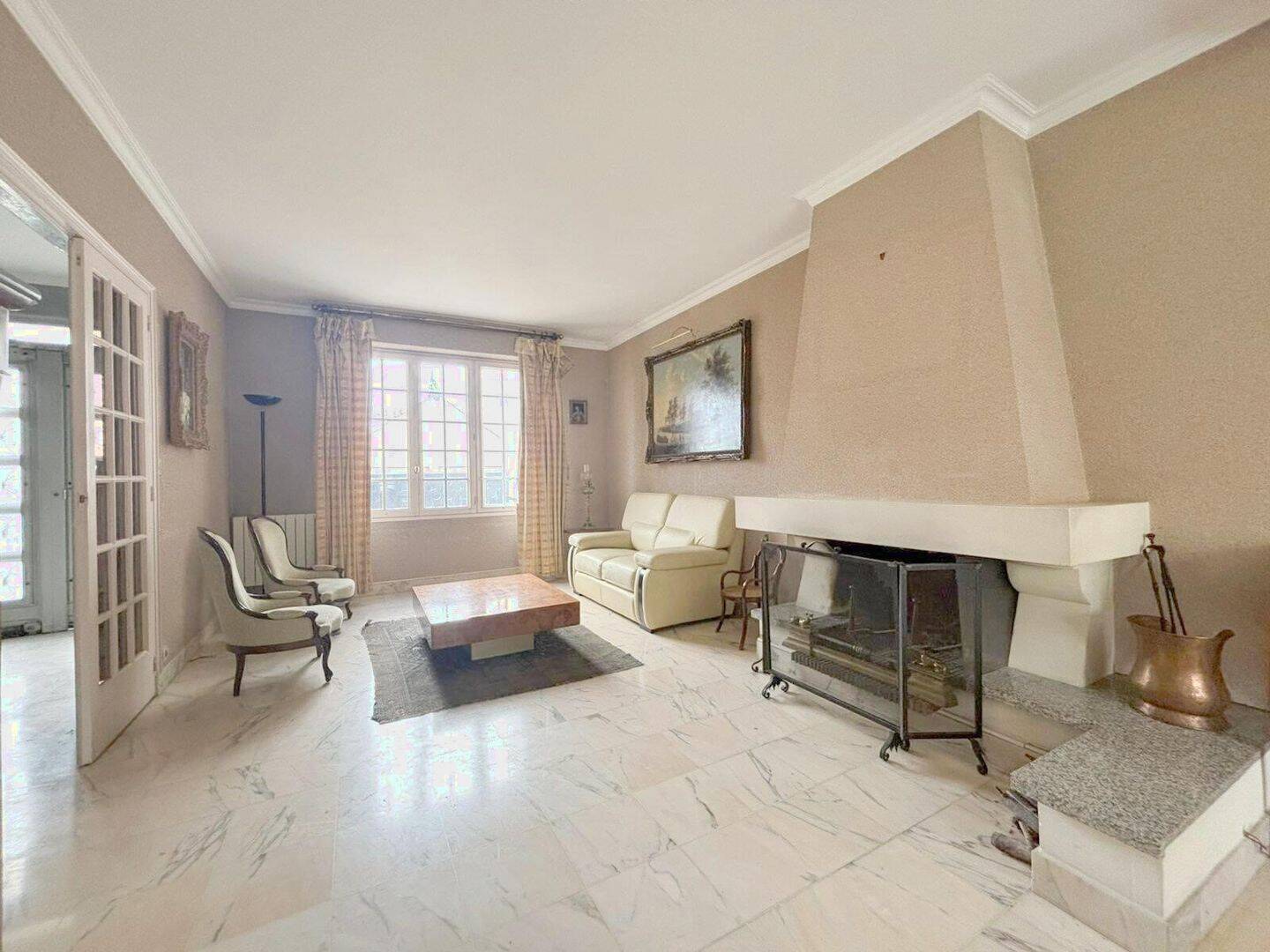 Maison à vendre, 186m², SAINT MAUR DES FOSSES