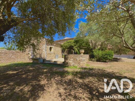 Maison à vendre 690 000 € 8 pièces 4 chambres 255 m² 857 m² de terrain Saint-Victor-la-Coste 30290