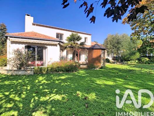 Maison à vendre 649 000 € 6 pièces 4 chambres 202 m² 1 450 m² de terrain Sud Est Basse-Goulaine 44115