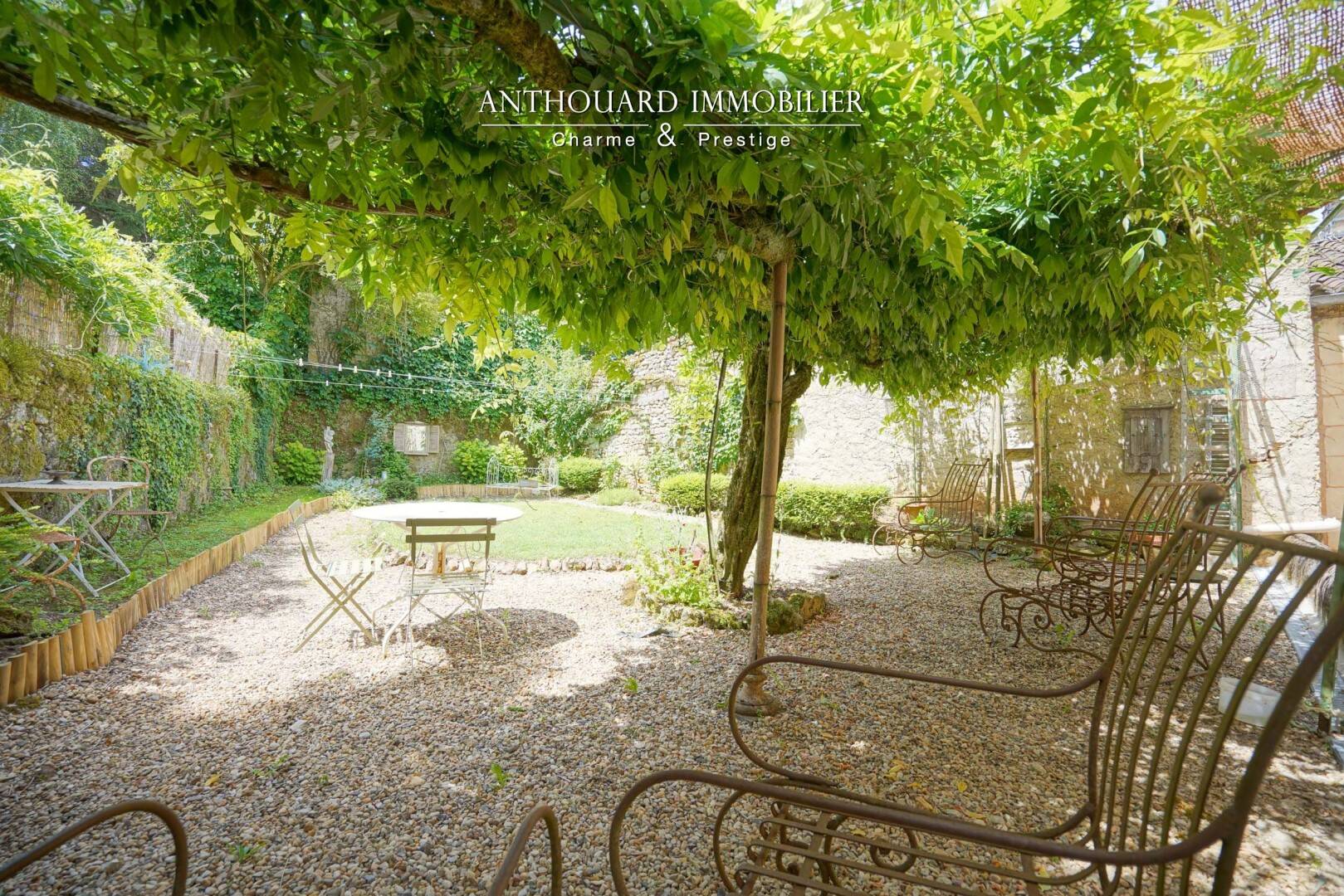 Maison à vendre, 350m², LE BUISSON DE CADOUIN