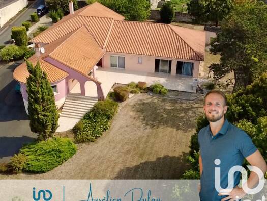 Maison à vendre 299 000 € 6 pièces 4 chambres 223 m² Mirebeau 86110