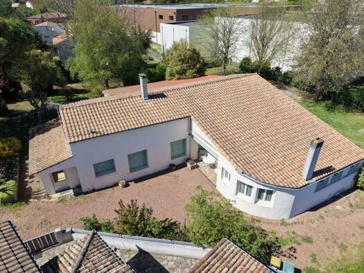 Maison à vendre 398 400 € 1 chambre 219 m² Meschers-sur-Gironde 17132