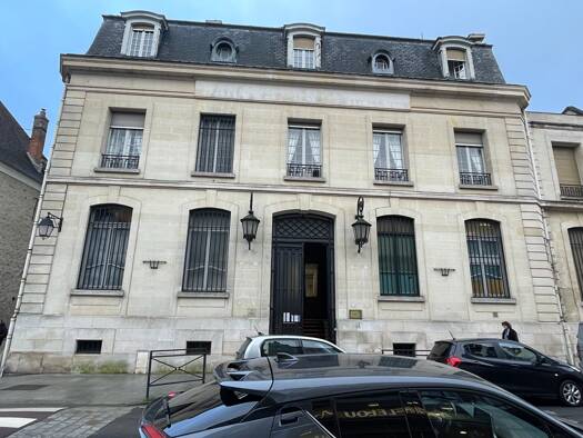 Local commercial à vendre 118 000 € 69 m² de surface de vente Centre Est Provins 77160