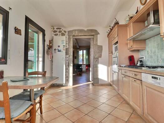 Maison à vendre 297 000 € 8 pièces 3 chambres 131 m² 1 165 m² de terrain Lanas 07200