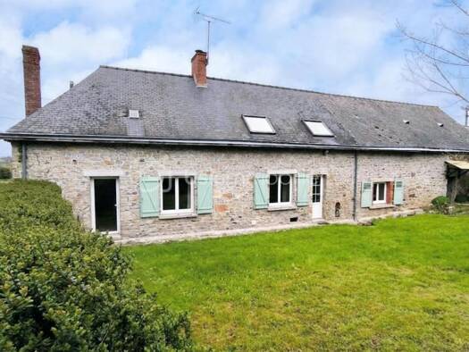 Maison à vendre 188 500 € 5 pièces 4 chambres 115 m² 4 207 m² de terrain Juvigné 53380